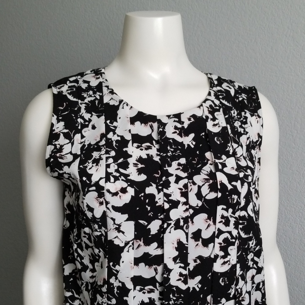 Dressy tank top for business casual - Picture 2 of 5
